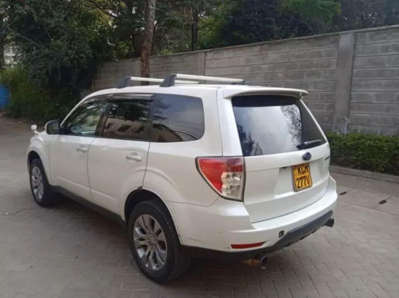 Subaru Forester   - 2010