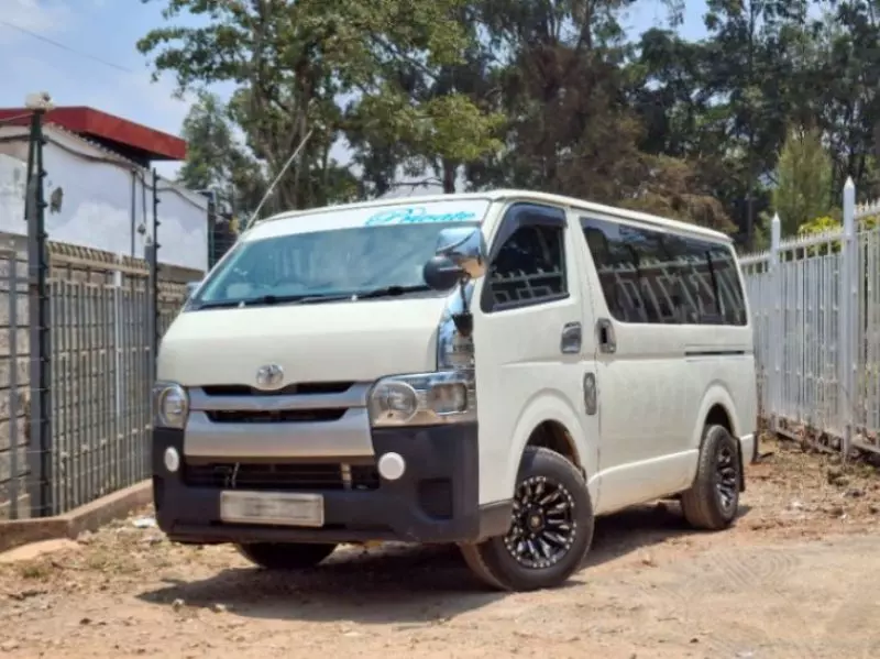Toyota Hiace   - 2014