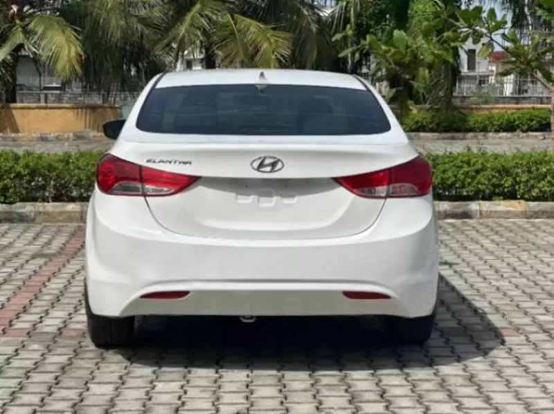Hyundai Sonata   - 2012