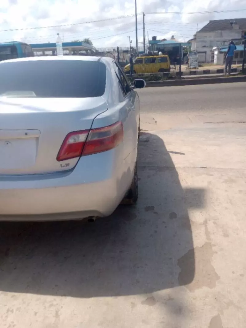 Toyota camry   - 2009