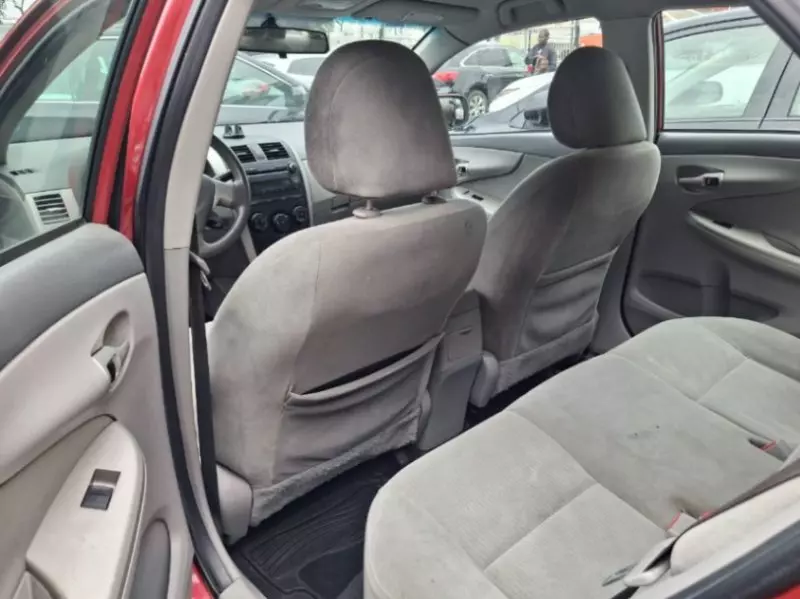 Toyota Corolla   - 2010