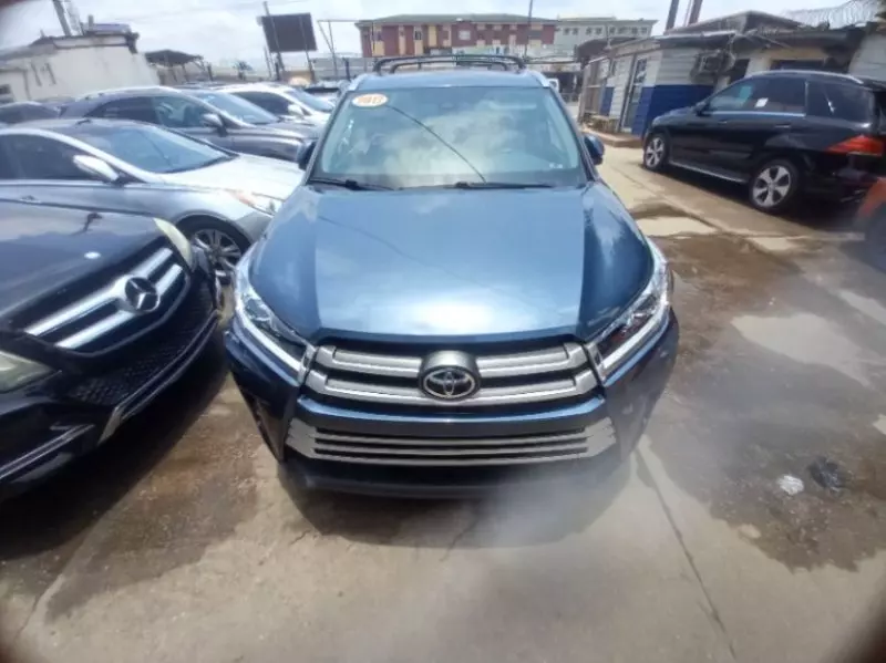 Toyota Highlander   - 2017