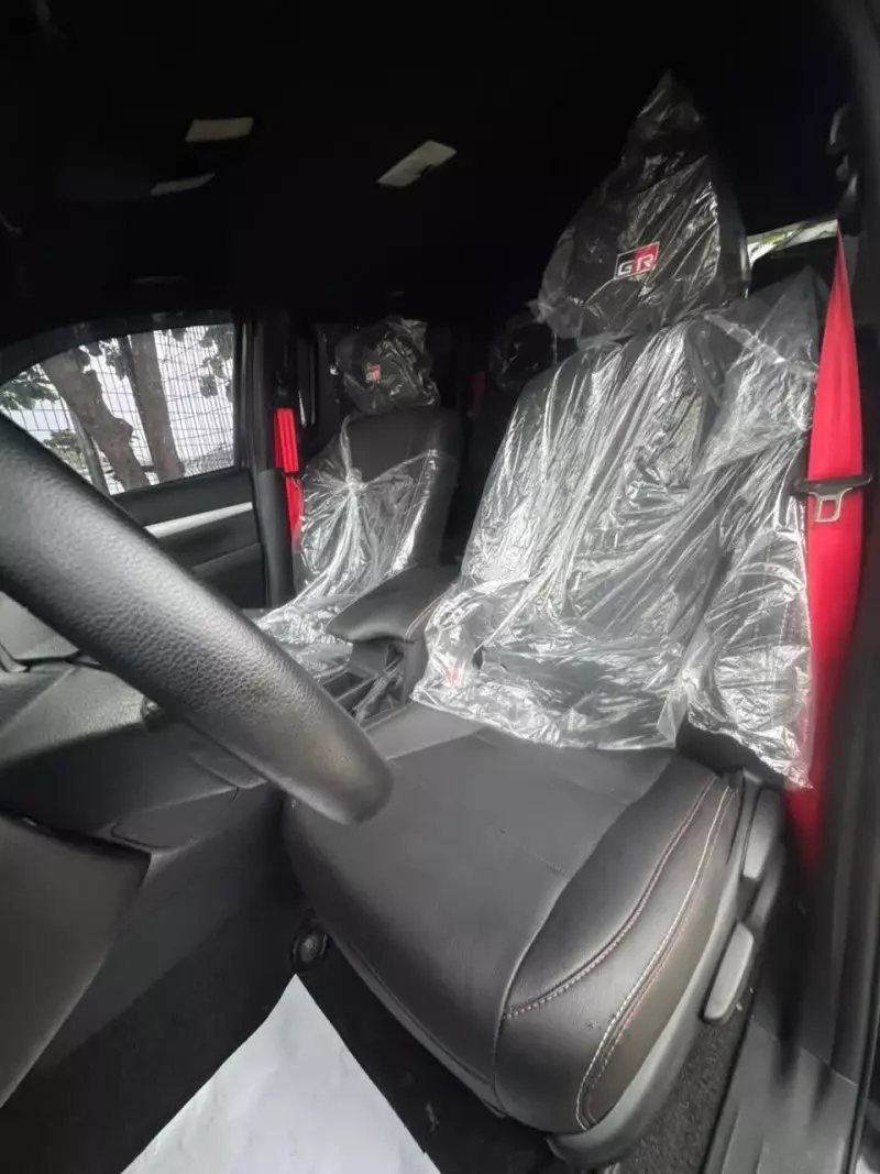 Toyota Hilux   - 2016