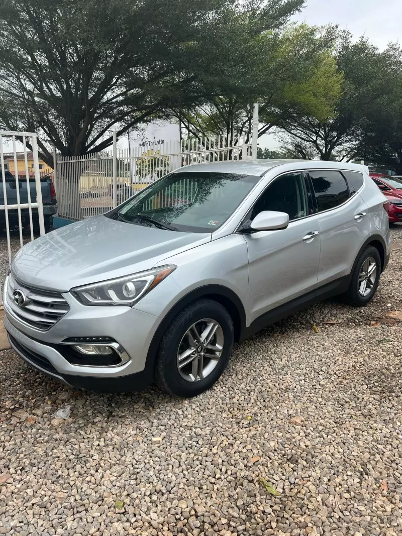 Hyundai Santa Fe   - 2017