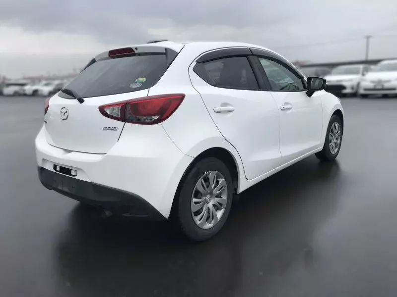 Mazda Demio   - 2017