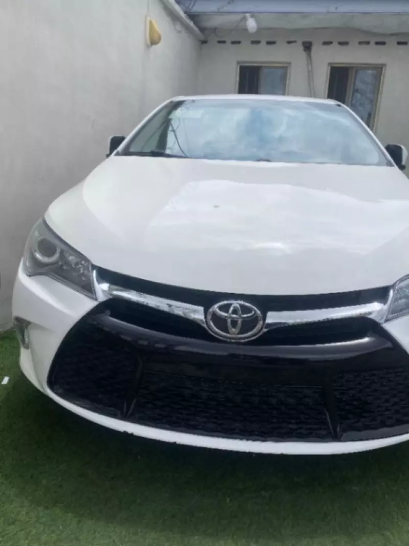 Toyota Camry   - 2017