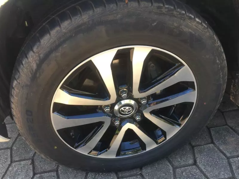 Toyota Landcruiser  V8   - 2010