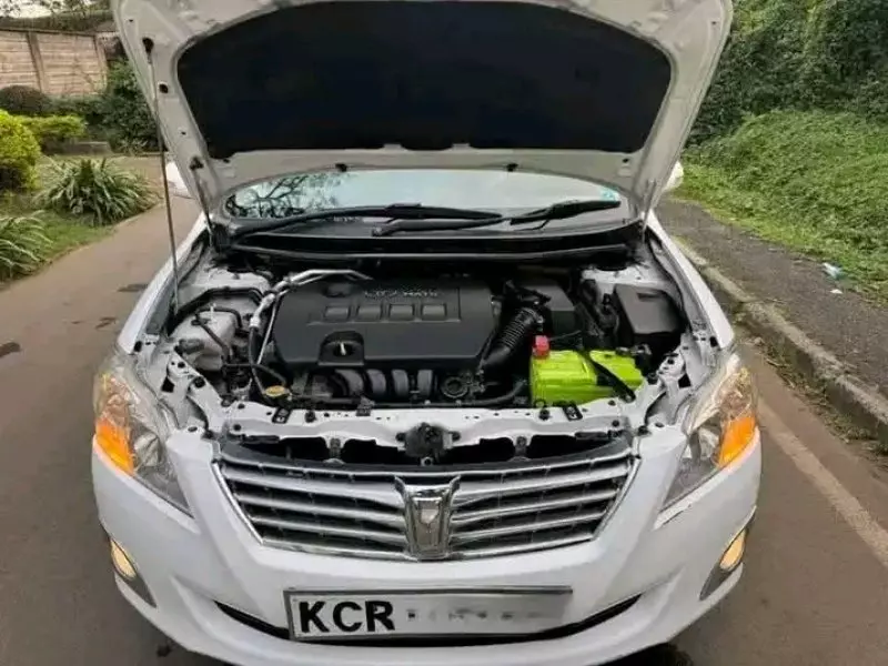 Toyota Premio    - 2011