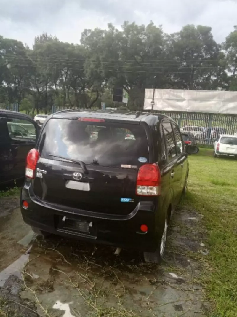 Toyota Porte   - 2017