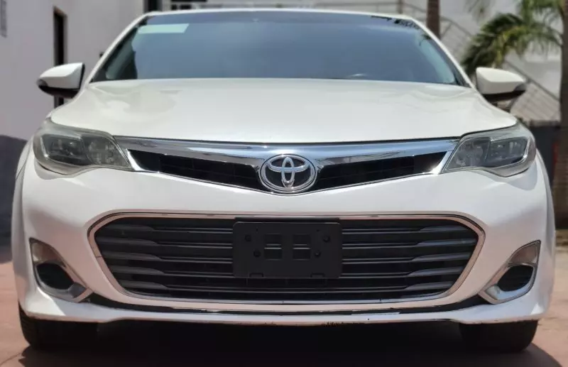 Toyota Avalon   - 2014