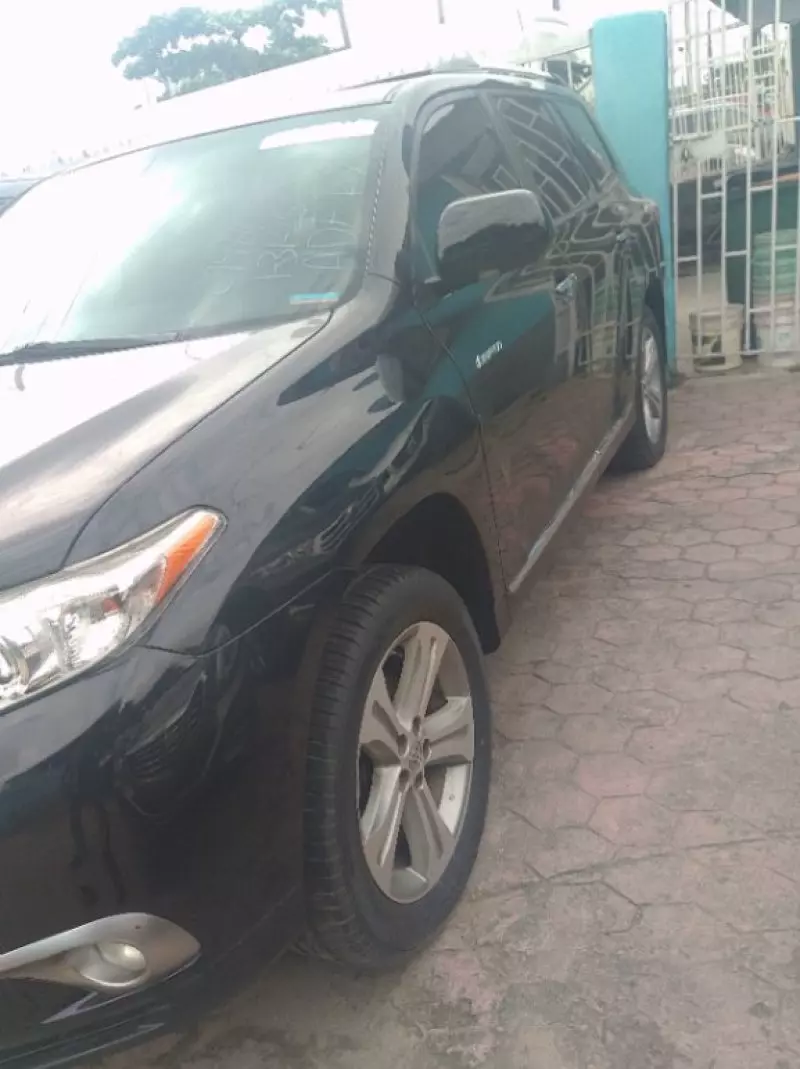 Toyota Highlander   - 2012