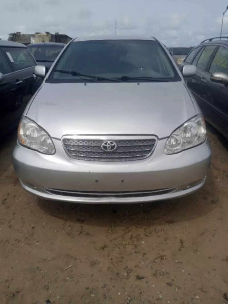 Toyota corolla   - 2005