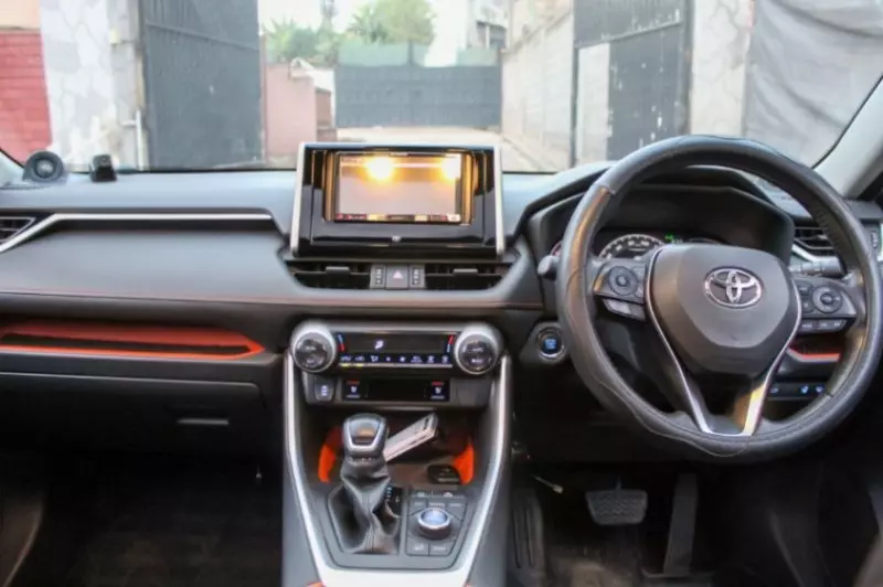 Toyota Rav 4 8AT 2.5l (Adventure Grade)   - 2019