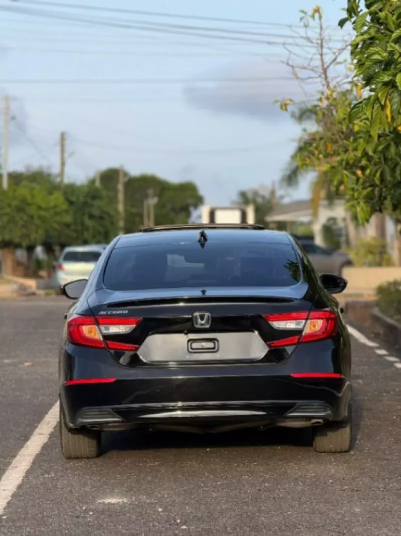 Honda Accord   - 2018