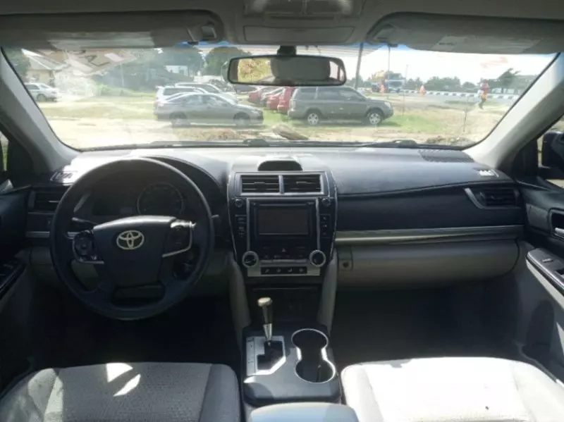 Toyota Camry   - 2012