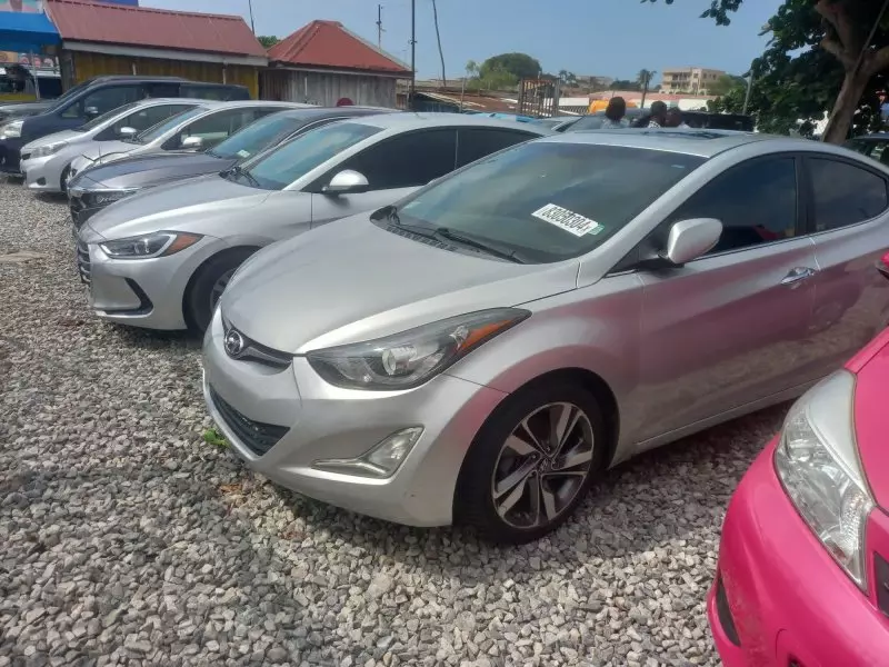 Hyundai Elantra   - 2015