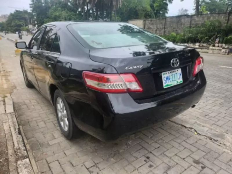 Toyota Camry   - 2010