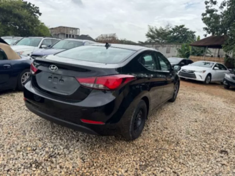 Hyundai Elantra   - 2016