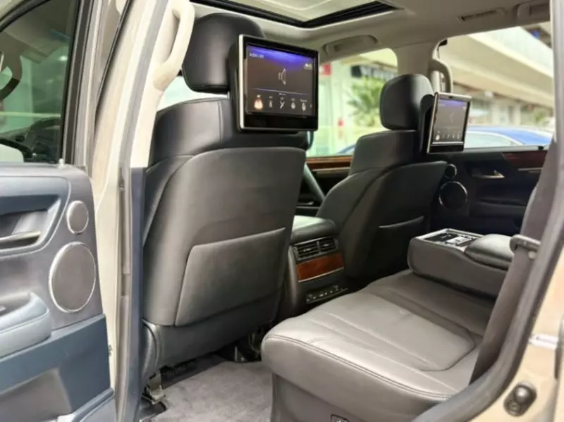 Lexus LX 570   - 2016