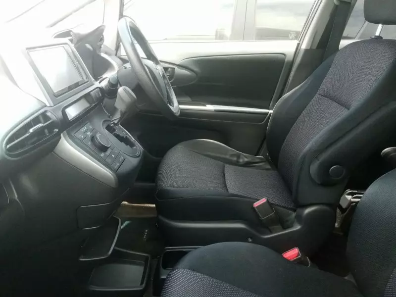 Toyota Wish   - 2012