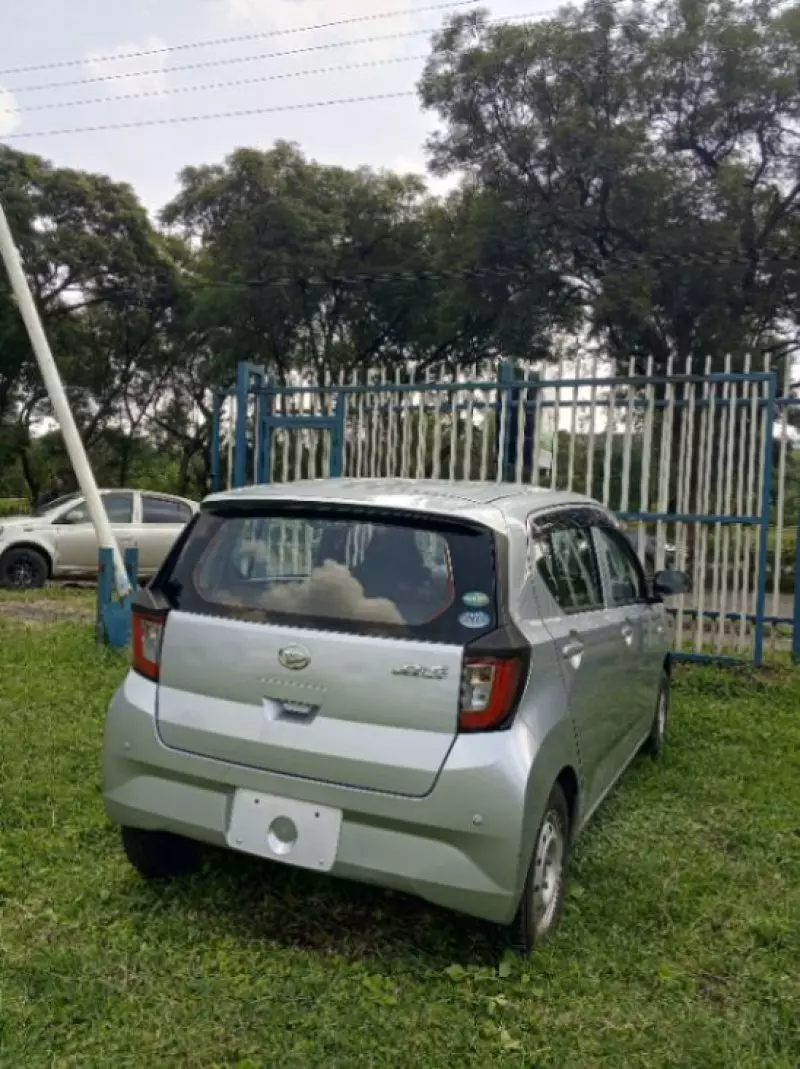 Daihatsu Mira    - 2017