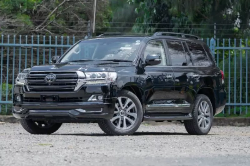 Toyota Land Cruiser V8   - 2017