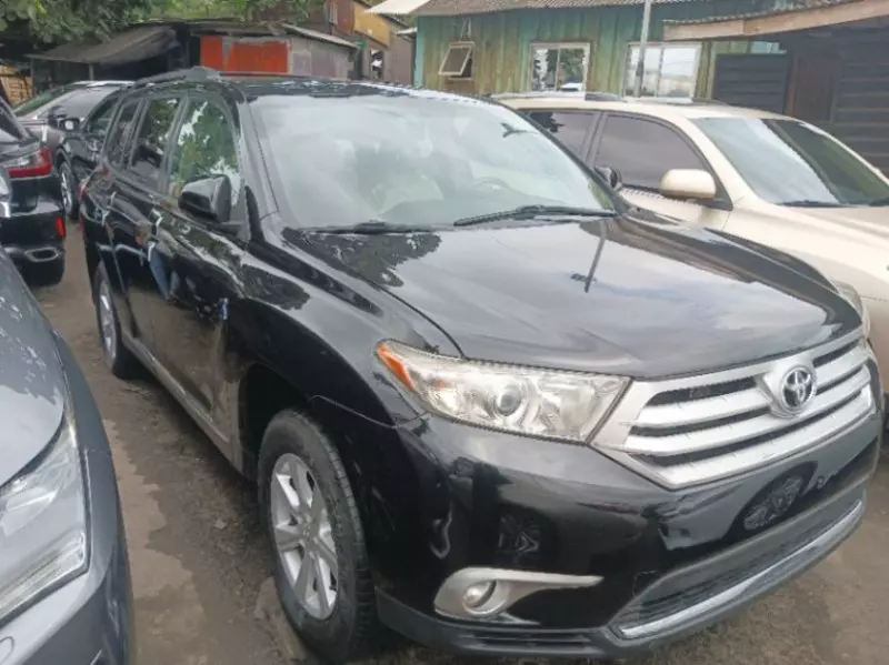 Toyota Highlander   - 2011