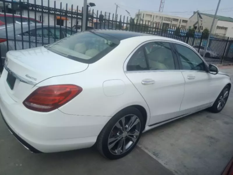 Mercedes-Benz C 300   - 2015