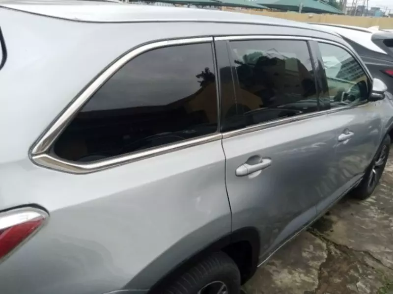 Toyota Highlander   - 2016