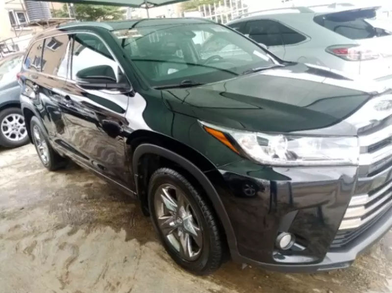 Toyota Highlander   - 2017