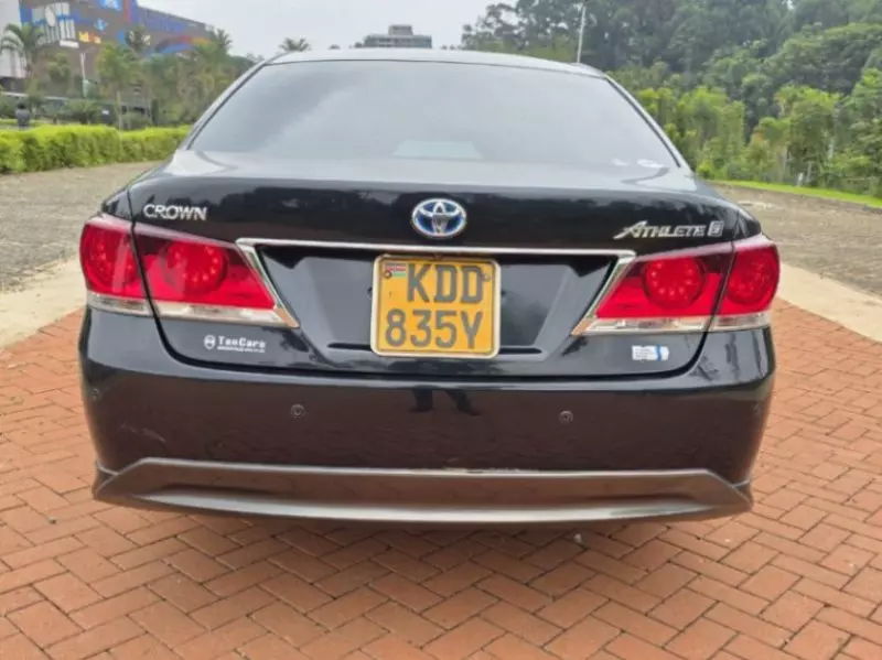 Toyota Crown   - 2014