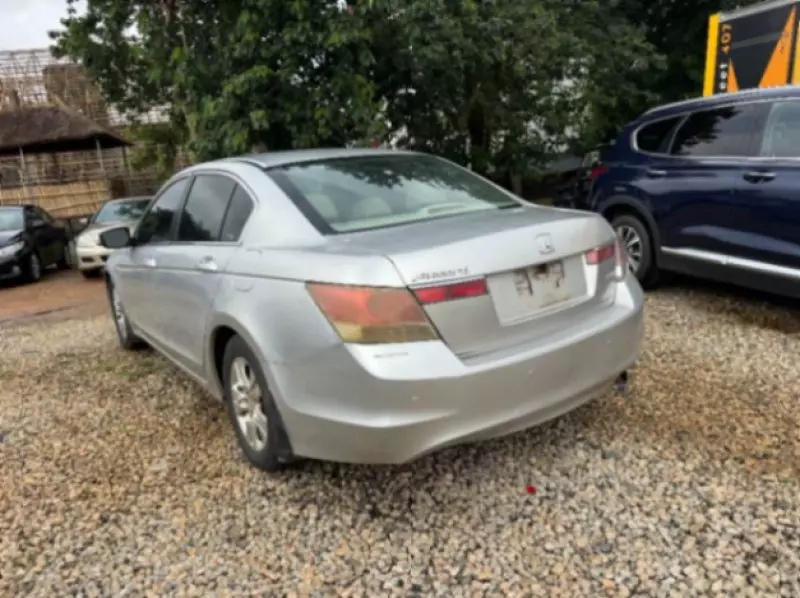 Honda Accord   - 2009