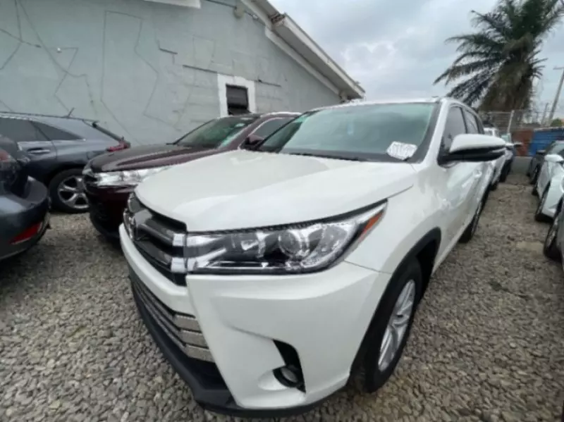 Toyota Highlander   - 2015