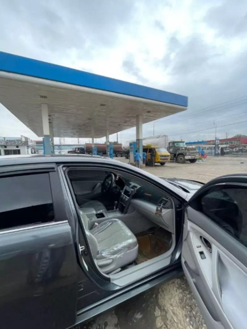 Toyota Camry   - 2009