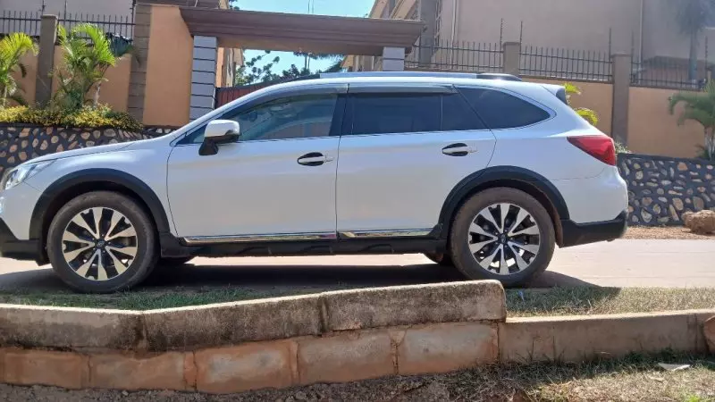 Subaru Outback   - 2015