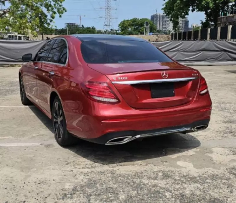 Mercedes-Benz E 300   - 2017