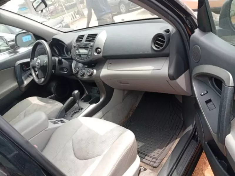 Toyota RAV4   - 2010