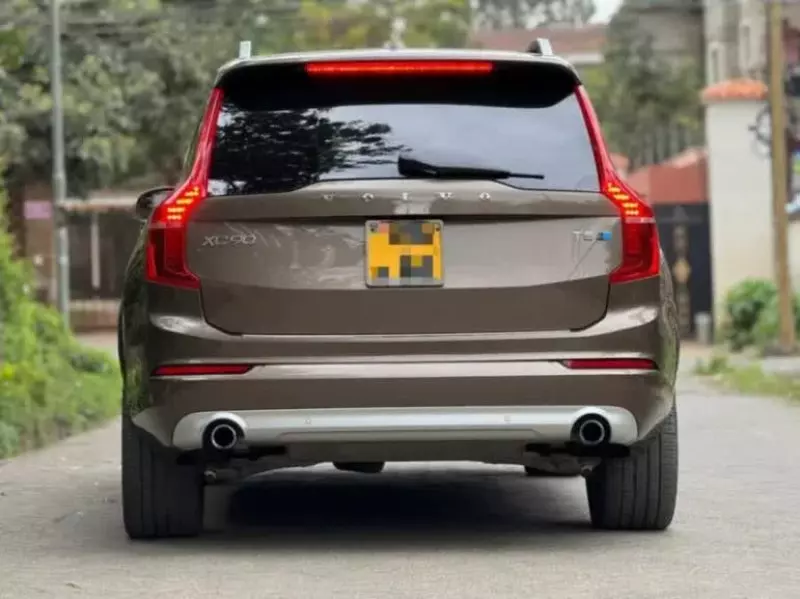 Volvo XC90   - 2018