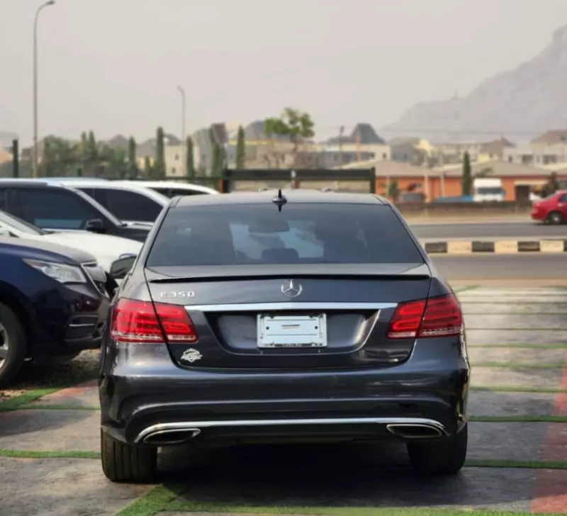 Mercedes-Benz E350   - 2013