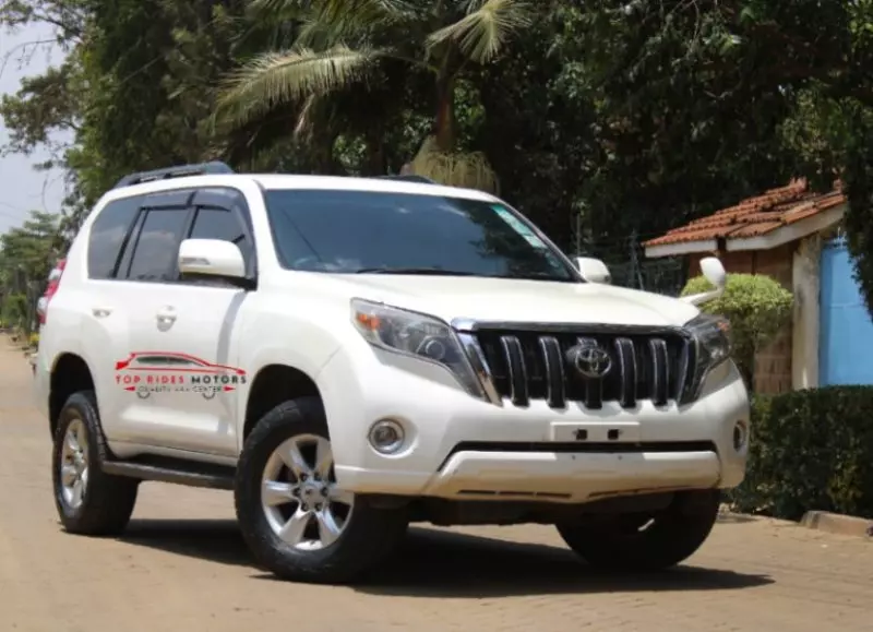Toyota Land Cruiser   - 2011