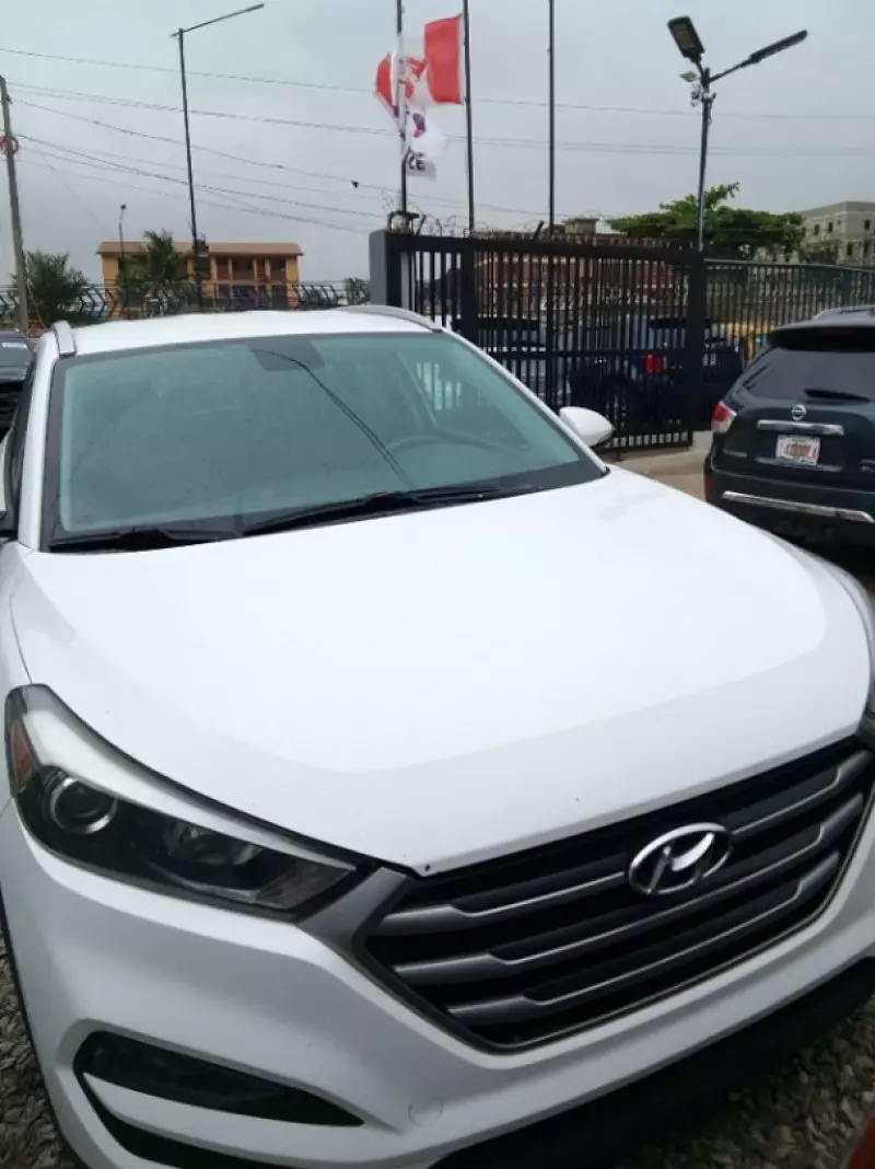 Hyundai Tucson   - 2017