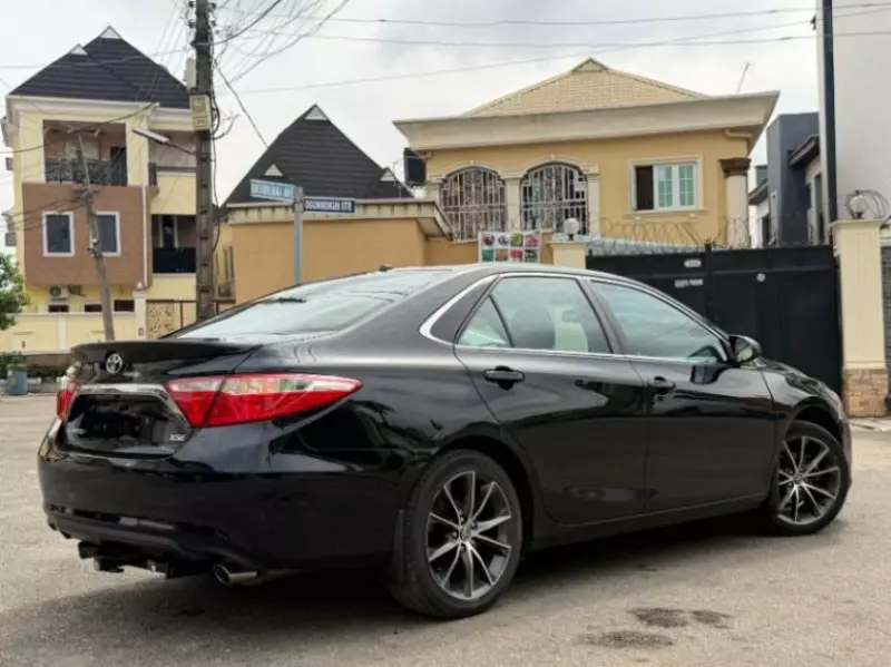 Toyota Camry   - 2015
