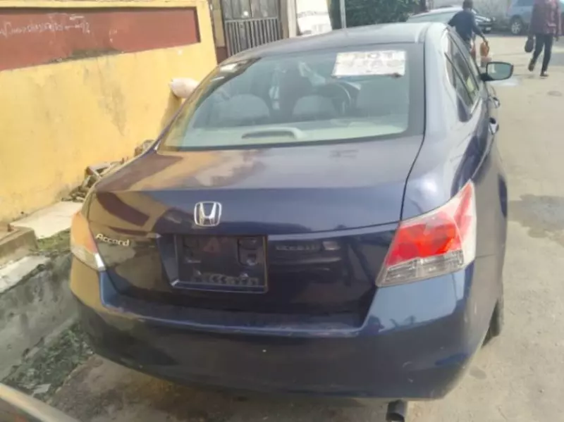 Honda Accord   - 2010