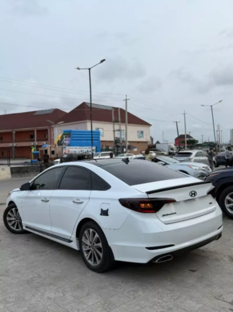 Hyundai Sonata   - 2015