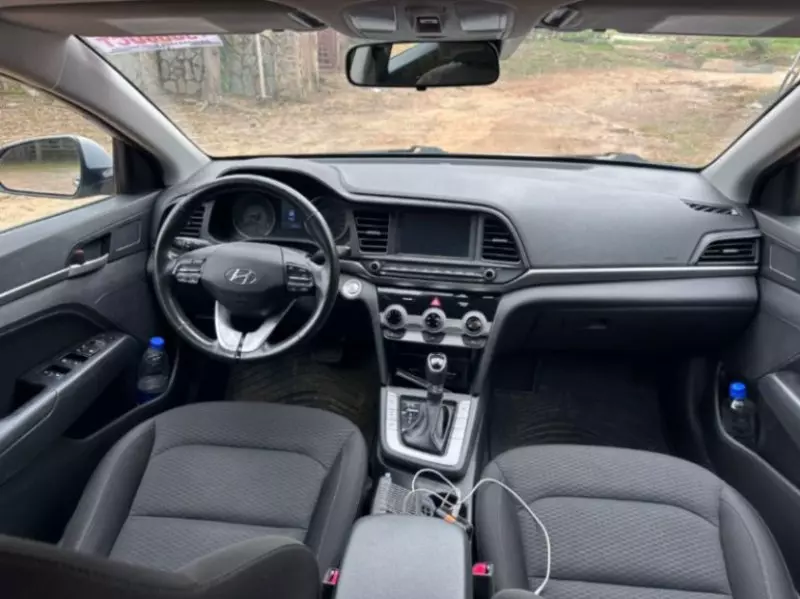 Hyundai Elantra   - 2020