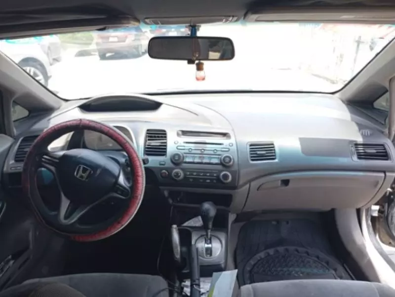 Honda Civic   - 2010