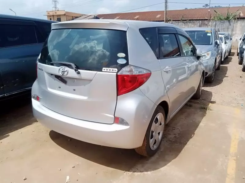 Toyota Ractis   - 2013