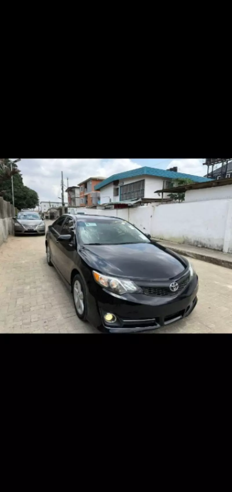 Toyota Camry   - 2012