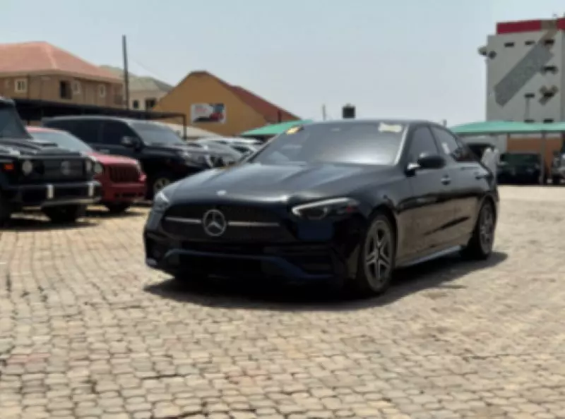 Mercedes-Benz 300   - 2023