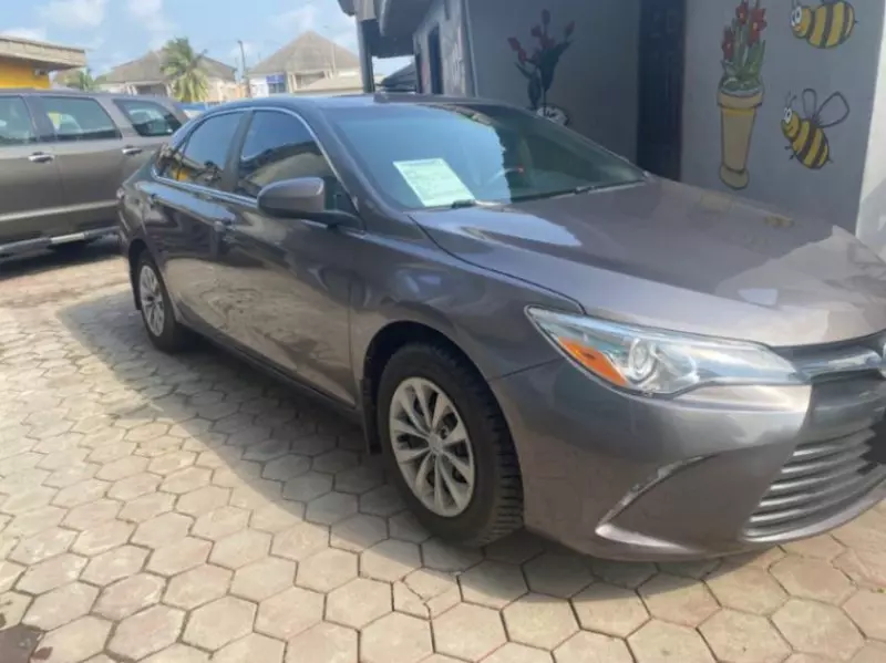 Toyota Camry   - 2017